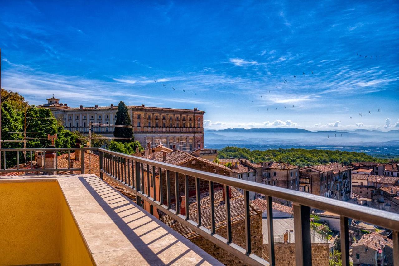 Casa Checca Appartamenti Per Vacanze Caprarola Exterior foto